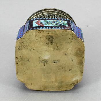 SPRITBRÄNNARE, silver och cloisonné, Kina, 1800/1900-tal.