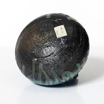 Francesca Mascitti-Lindh, a chamotte stoneware vase, Arabia, Finland.