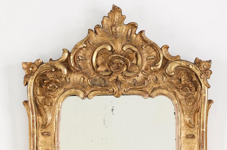 A ROCOCO STYLE MIRROR, 19TH CENTURY.