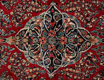 Matto, semi-antique Sarouk, ca 268 x 295 cm.