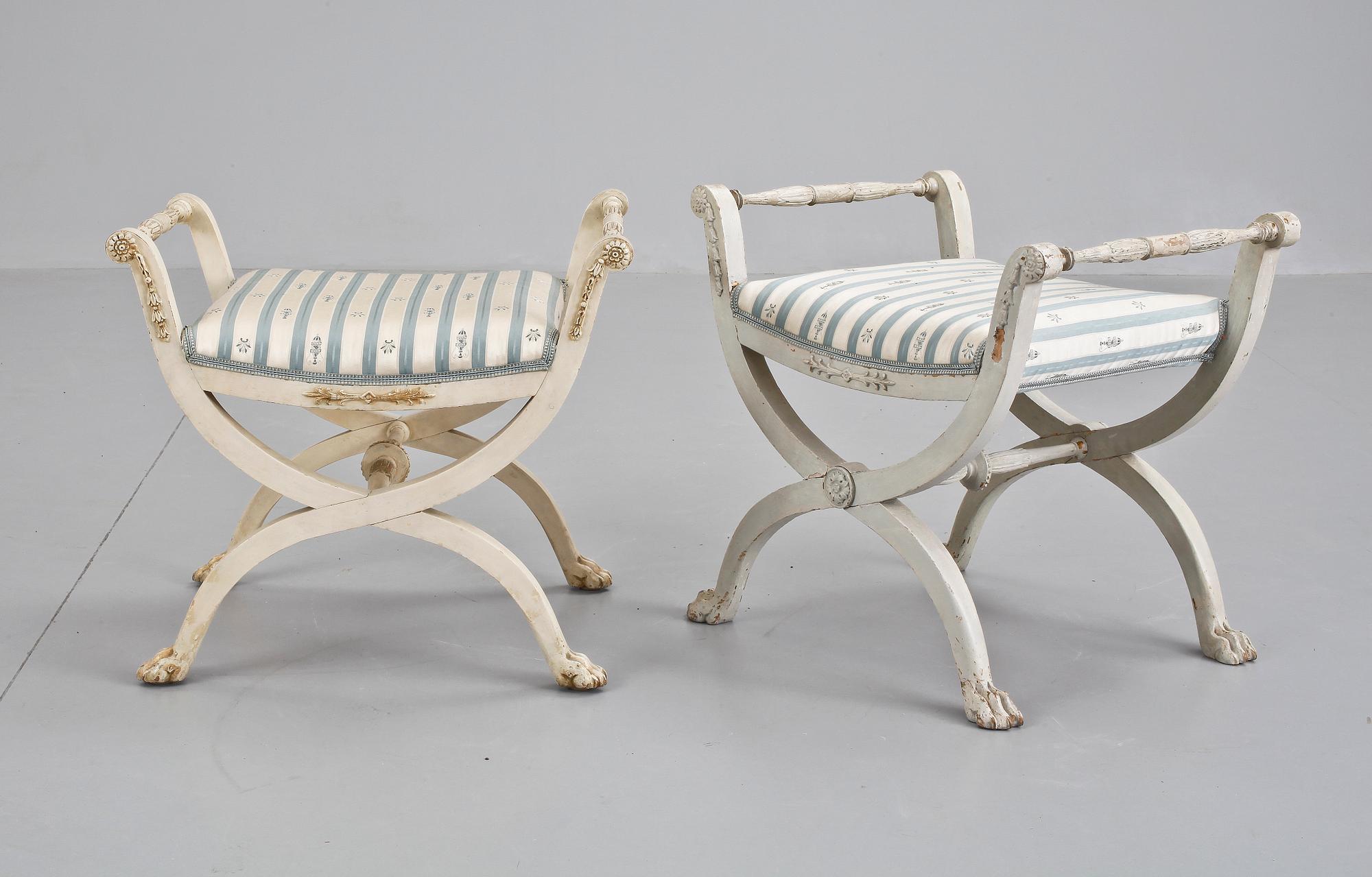 BANKETTER, två stycken snarlika. Sengustavianska 1700-talets slut.