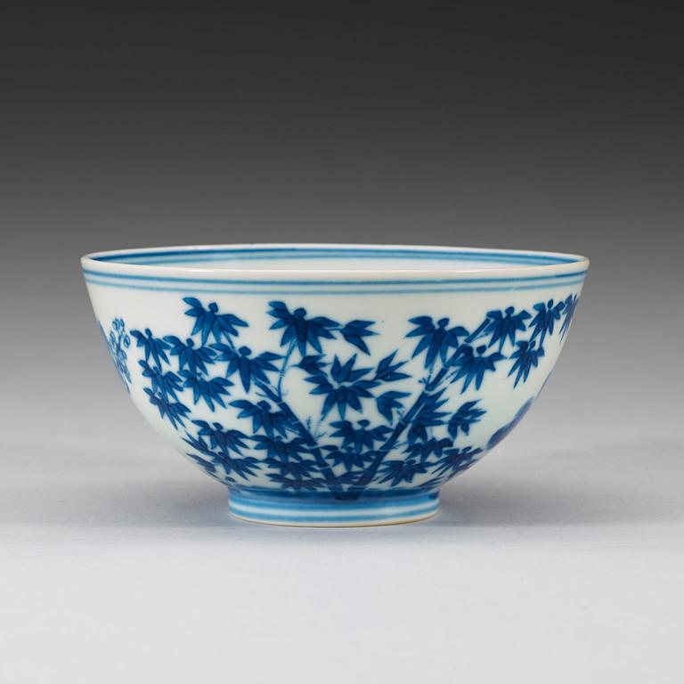 SKÅL, porslin. Qing dynastin, med Guangxus sex karaktärers märke och period (1875-1908).
