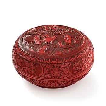 1123. A large lacquer box with cover, Qing dynasty, with Qianlong mark.