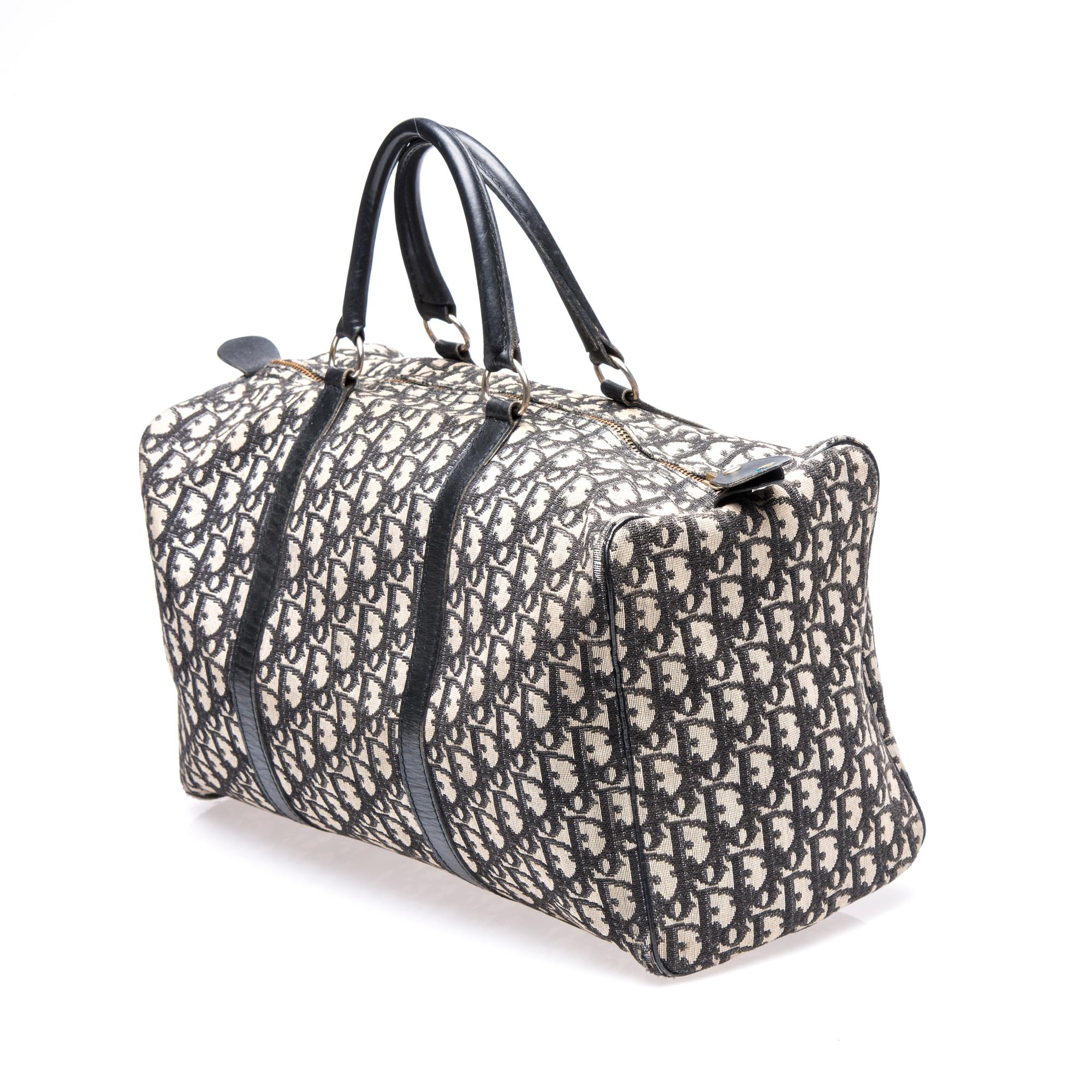 VÄSKA och SKÄRP, Christian Dior.