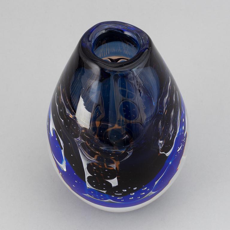 Edvin Öhrström, vase, glass, Ariel, "Flickan och Duvan", Orrefors.