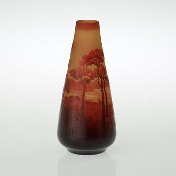 A d'Argental Art Nouveau cameo glass vase, France, early 20th century.
