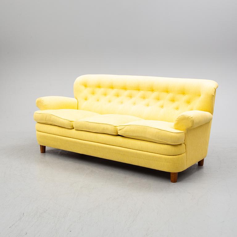 A Josef Frank 678 sofa, Svenskt Tenn. The model designed in the mid 30s.