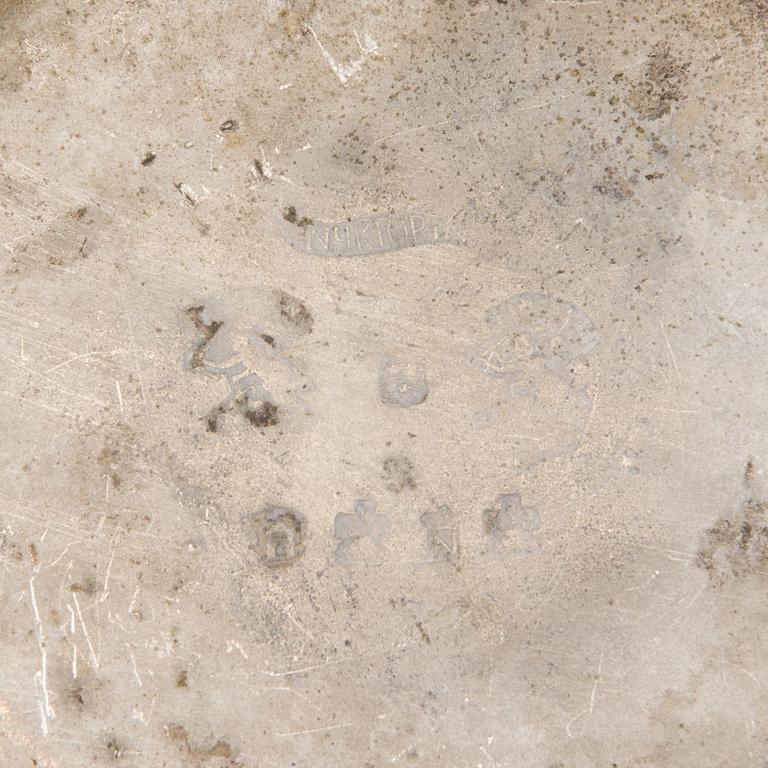 Five pewter dishes, 19th Century.