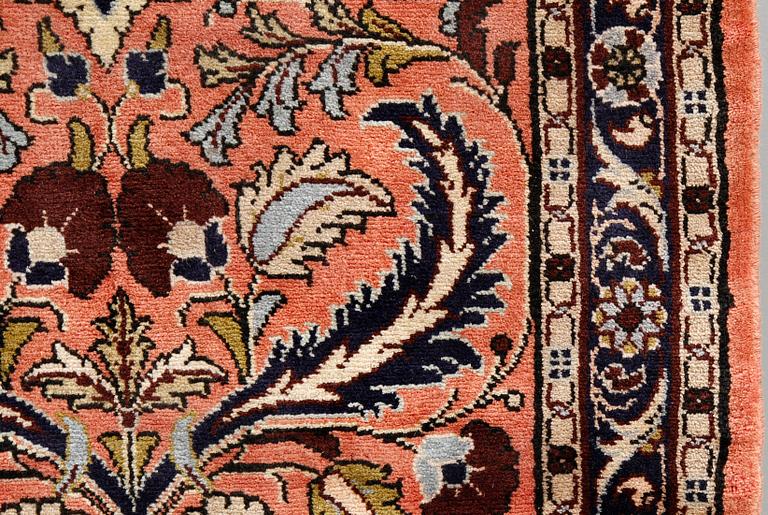 A Rodbar runner, approximately 320 x 80 cm.