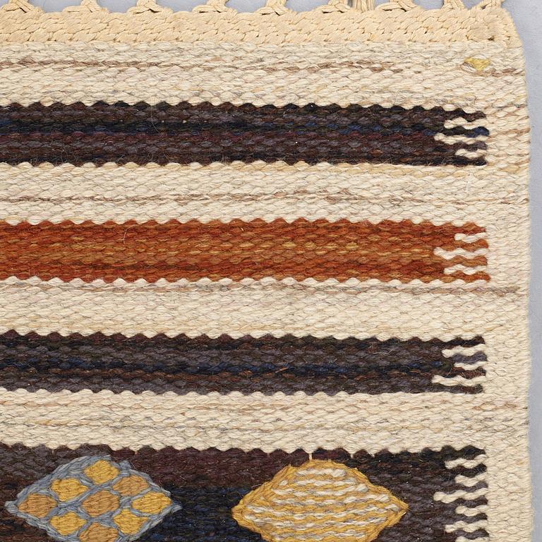 Barbro Nilsson, A RUNNER, "Enbär", flat weave, ca 273 x 89,5 cm, signerad AB MMF BN.