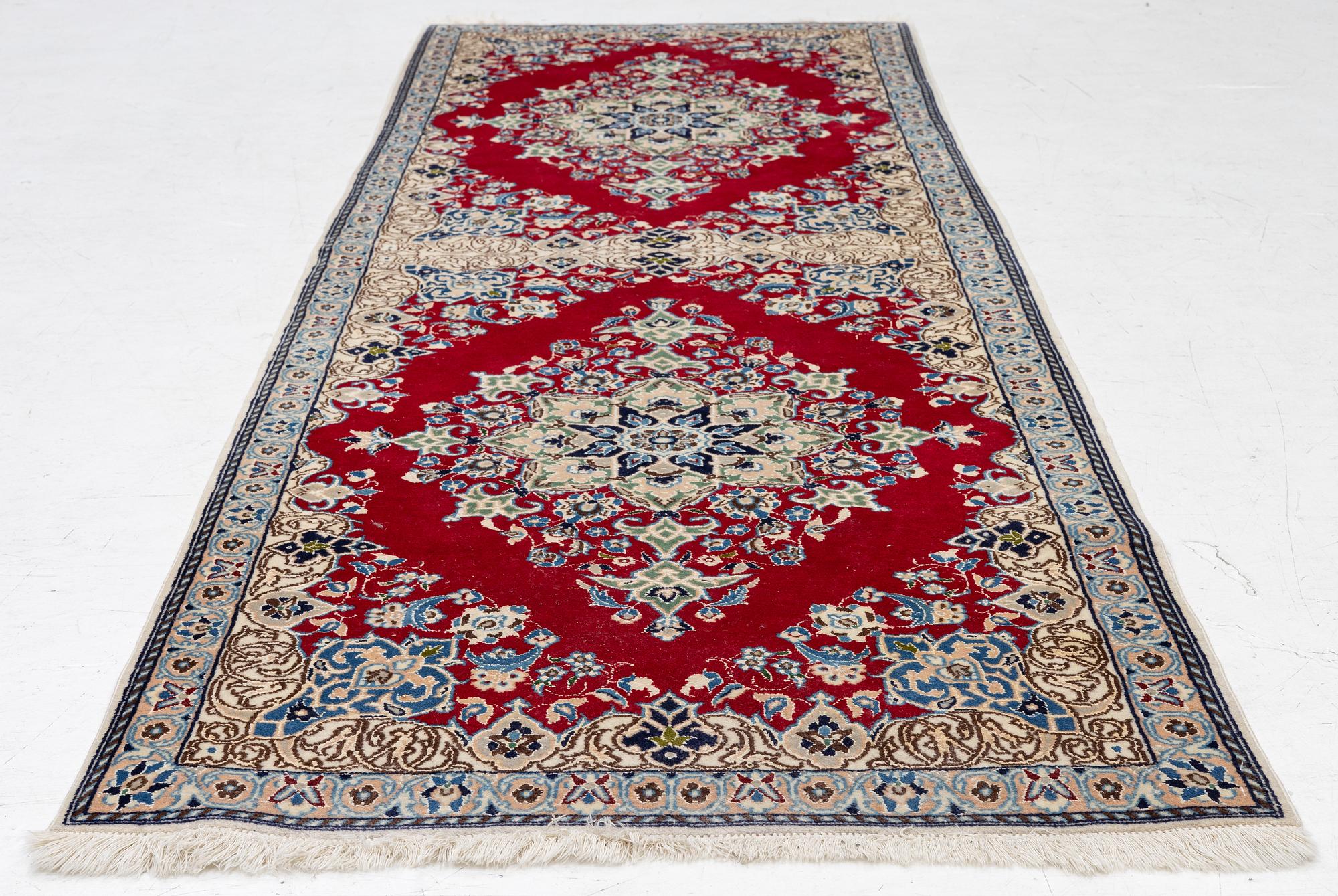 Matta, orientalisk, silkeinslag, 250 x 87 cm.