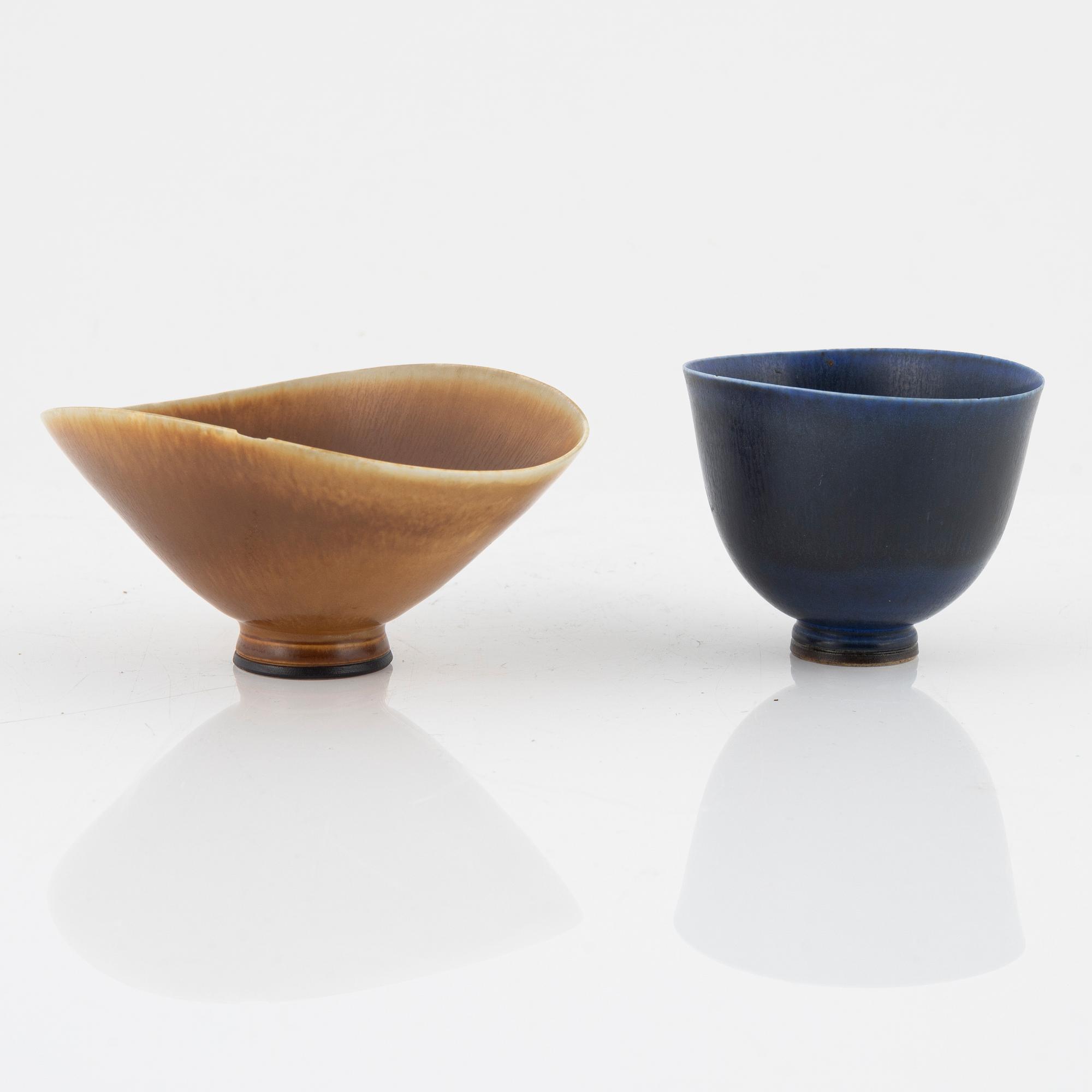 Berndt Friberg, a set of two stoneware bowls, Gustavsberg, Sweden.