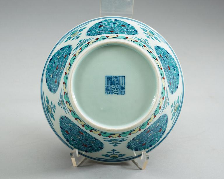 A wucai bowl, China, 20th Century. With Daoguang sealmark.