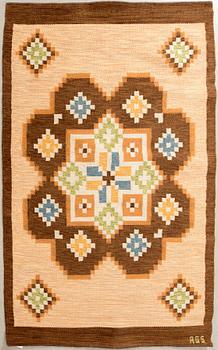 Anna-Greta Sjöqvist, Matta rölakan, ca 240x135 cm, signerad AGS.