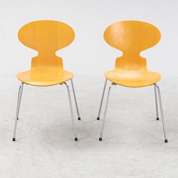 Arne Jacobsen, stolar, 2 st, "Myran", Fritz Hansen, Danmark, 1988-91.