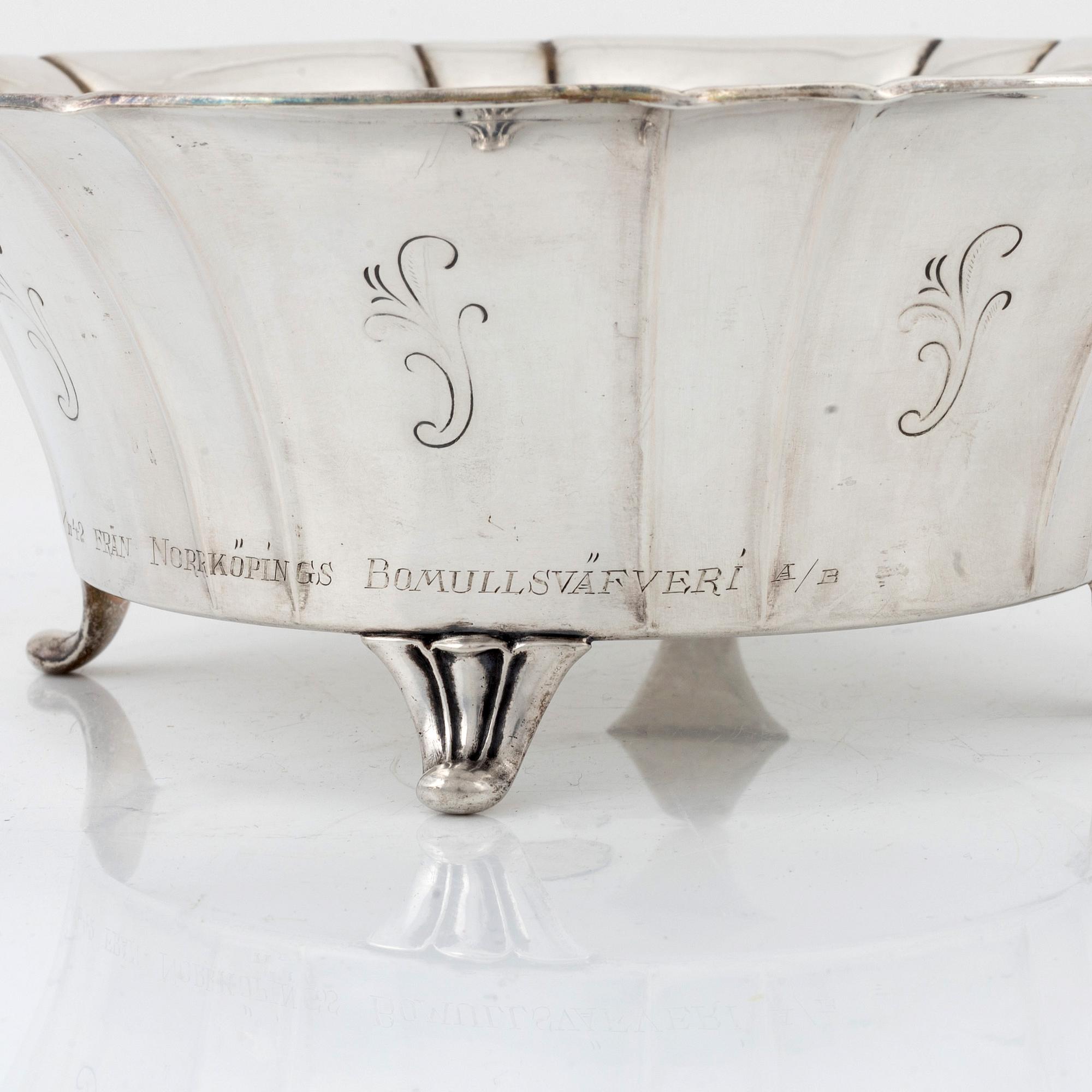 GAB, skål på fötter, silver, Stockholm 1928.
