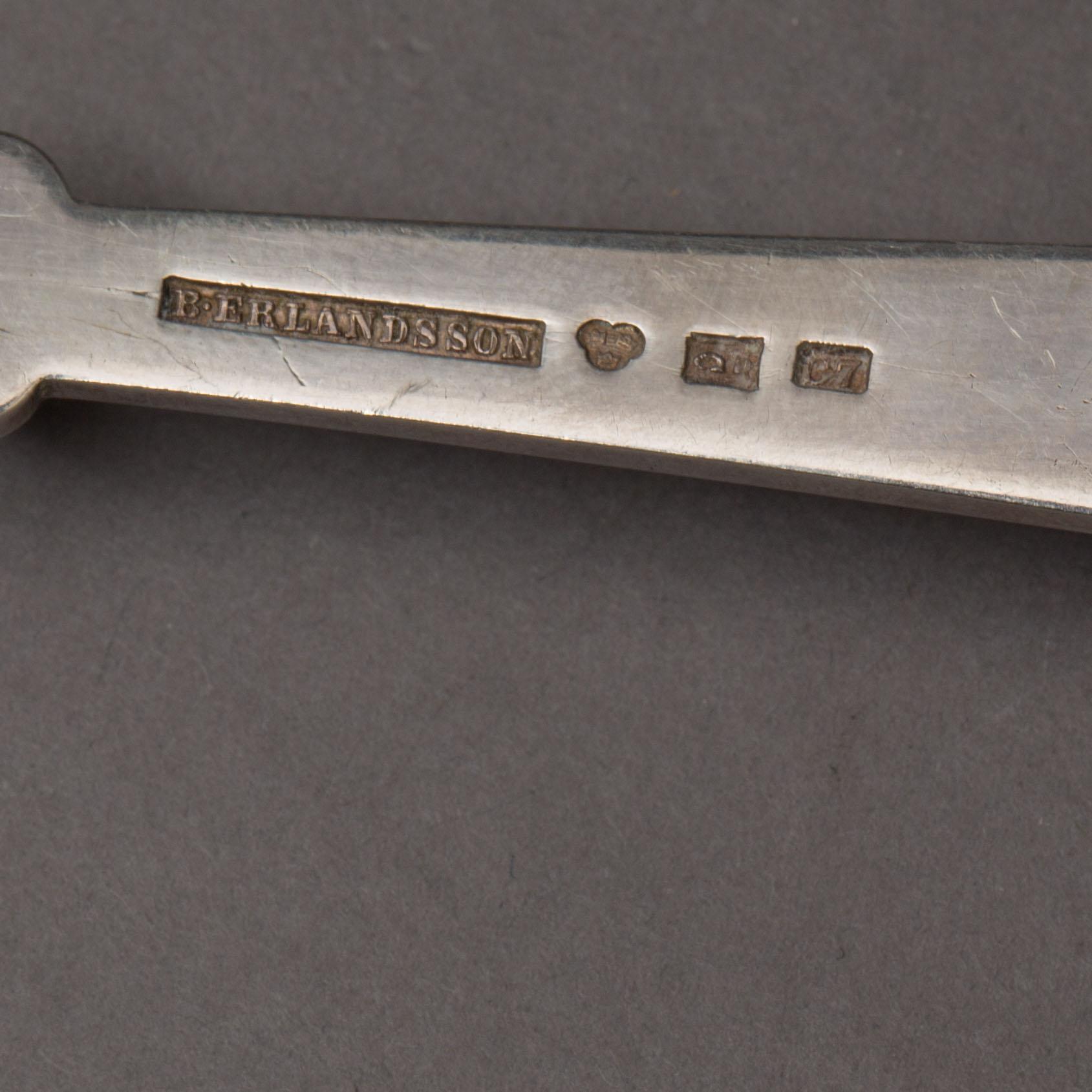 SERVERINGSBESTICK, 2 par, P Hertz Köpenhamn 1902 samt B Erlandsson Kristianstad 1904, silver, vikt ca 352 g.