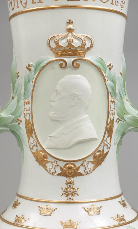 KARL LINDSTRÖM, praktvas, Rörstrand 1897.