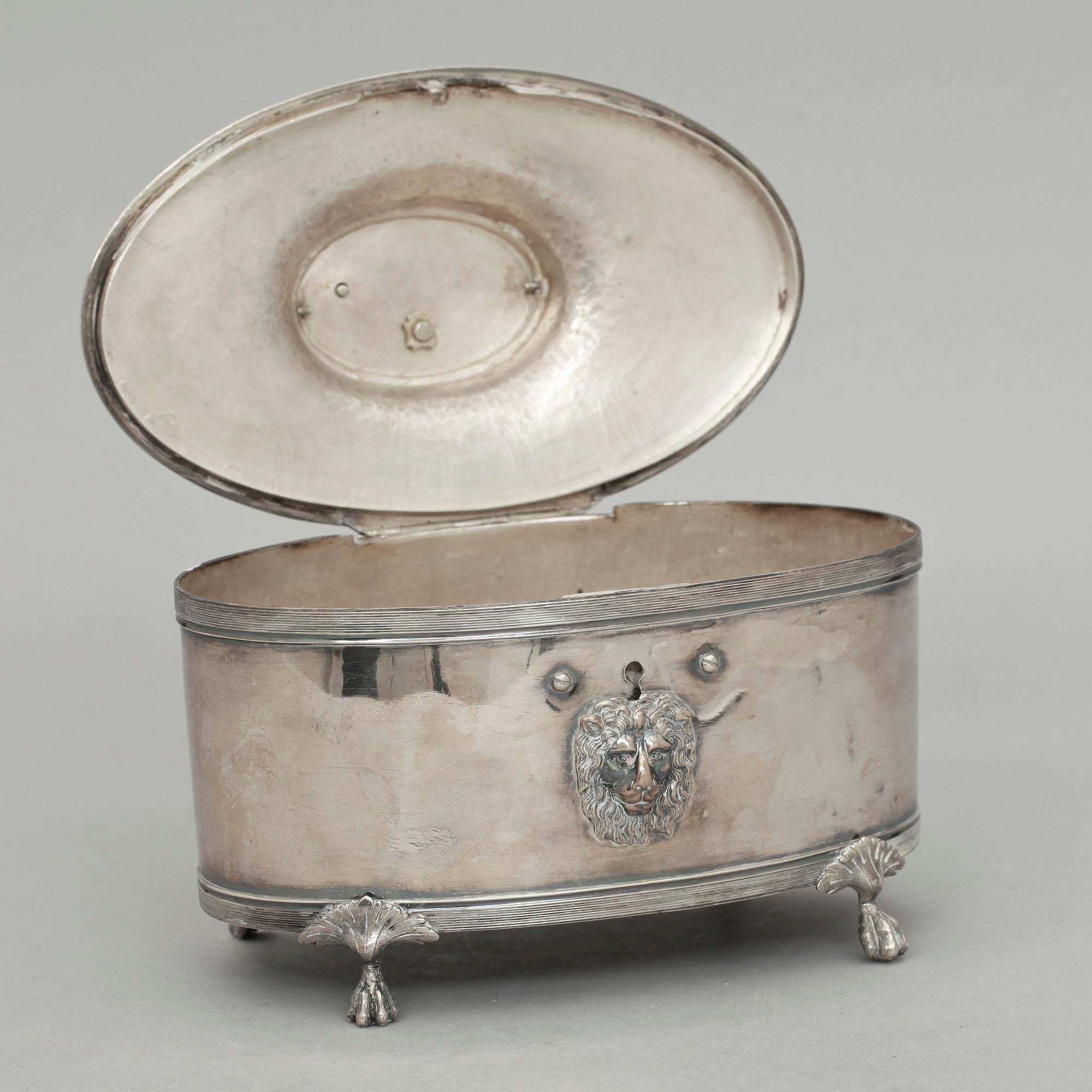 SOCKERSKRIN, silver, Daniel Hallman, Stockholm 1813. Vikt c:a 790 g.
