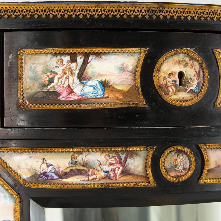 Vitrinskåp, tvådelar, Mellaneuropa, 1800-talets slut.