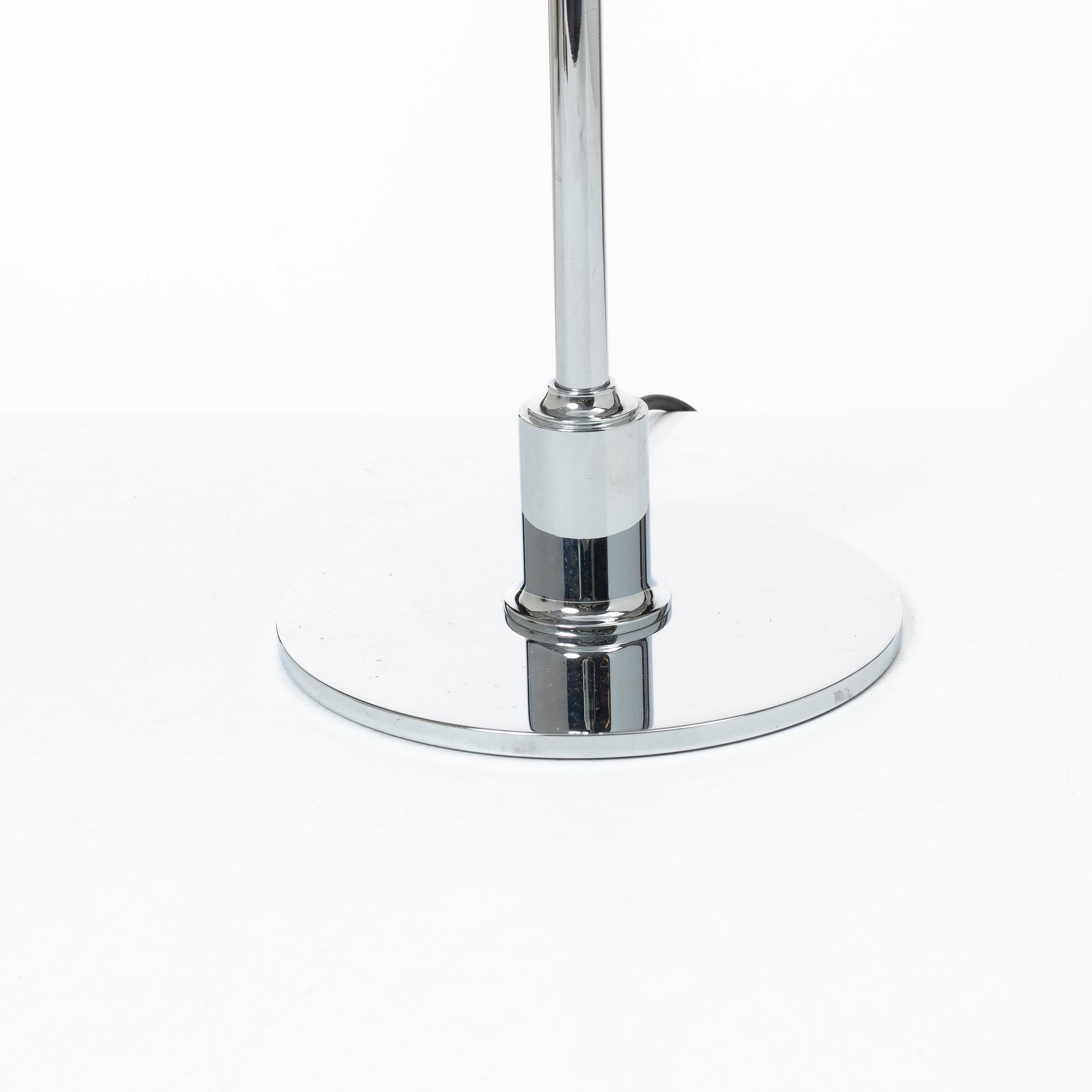 Poul Henningsen, a 'PH 3/2' table lamp, Louis Poulsen, Denmark.