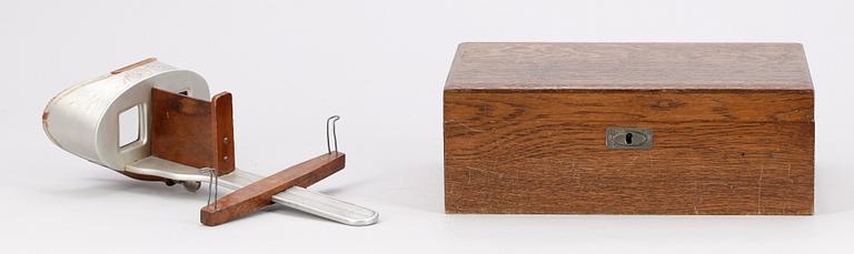 STEREOSKÅP MED BILDER I SKRIN, tidigt 1900-tal.