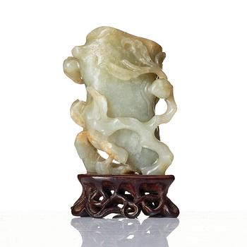 A nephrite vase, late Qing dynasty/20th century.