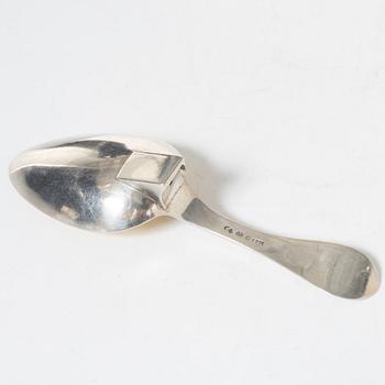 Tumlare samt medicinsked, silver, Sverige 1700-1800-tal.