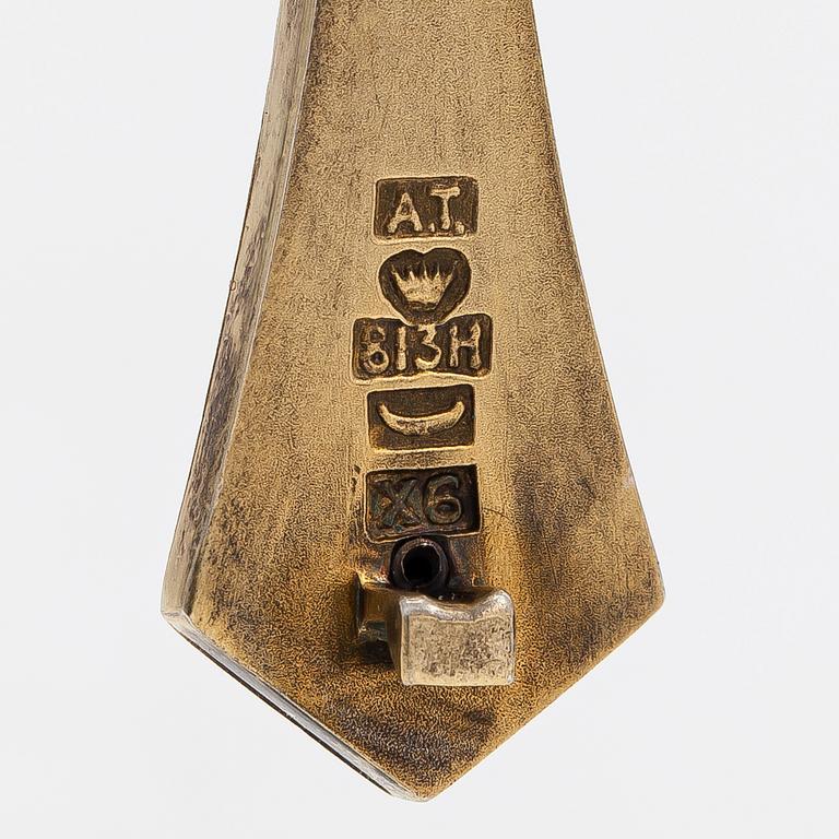 Oskar Pihl, Lucia kaulakoru/risti, 2-osainen, hopeaa ja sitriini. Tillander, Helsinki 1951.