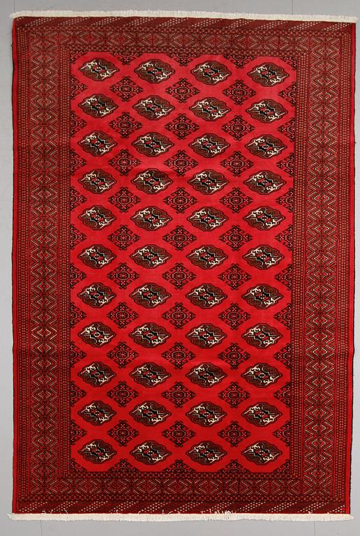 MATTA, Turkmen, ca 290 x 198 cm.