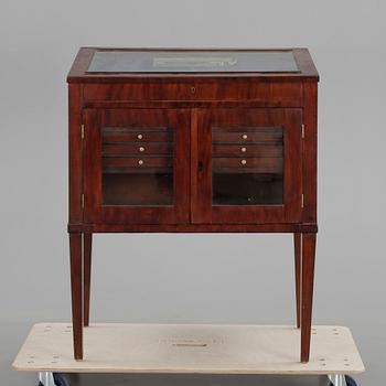 MONTERBORD, sengustaviansk stil, 1800-talets slut.