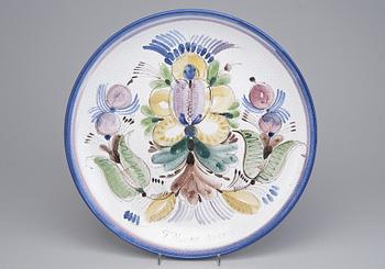 Toini Muona, A CERAMIC DISH.