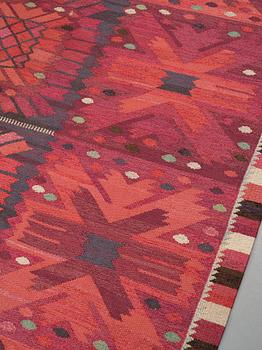 Barbro Nilsson, Matto, "Nejlikan röd", flat weave, ca 320-323 x 251 cm, signed AB MMF BN.