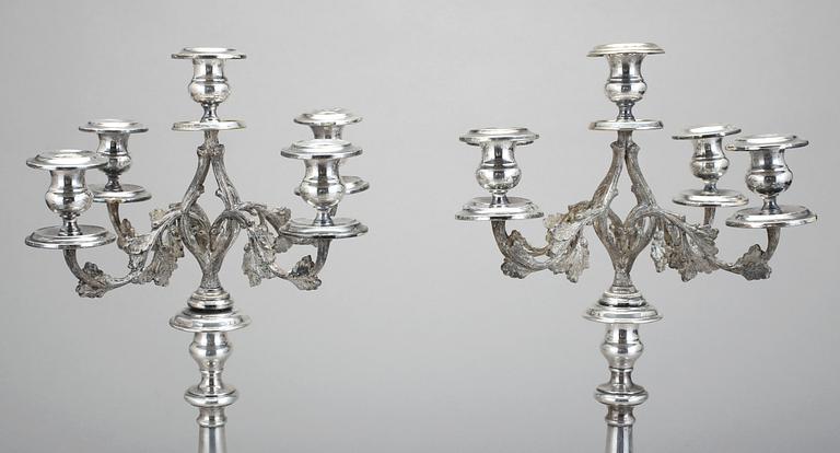 KANDELABRAR, ett par, nysilver, 1900-tal.