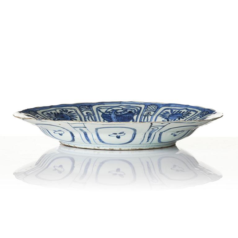 A blue and white kraak dish, Ming dynasty, Wanli (1572-1620).