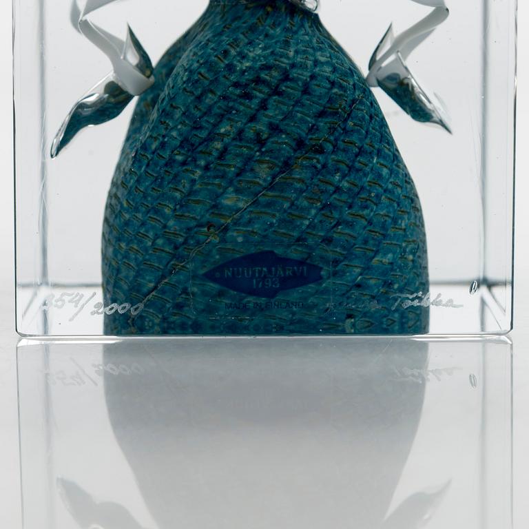 Oiva Toikka, vuosikuutio, signeerattu Oiva Toikka, Nuutajärvi 1988, numeroitu 354/2000.