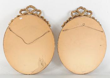 SPEGLAR, ett par, gustaviansk stil, omkring 1900-talets mitt.