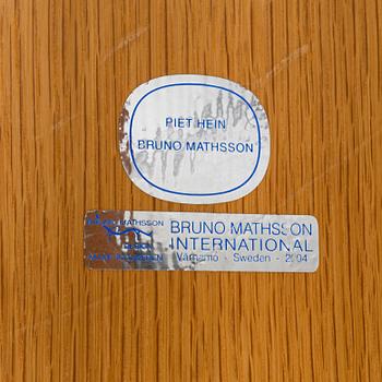 A coffee table by Piet Hein & Bruno Mathsson for Mathsson International, end of the 20th Century.