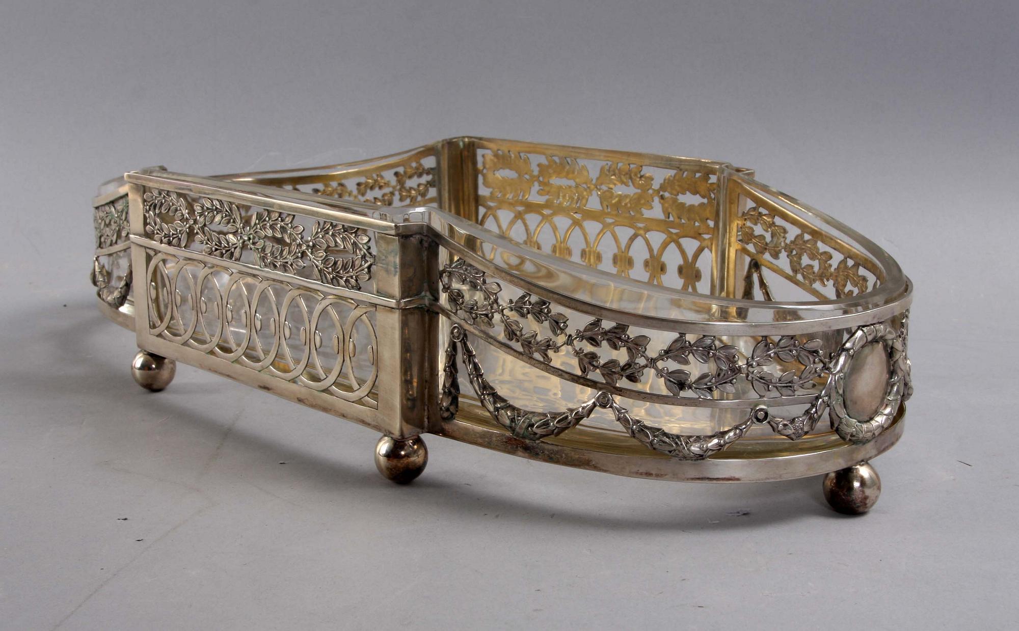 JARDINIERE, silver, utländska stämplar 800.
