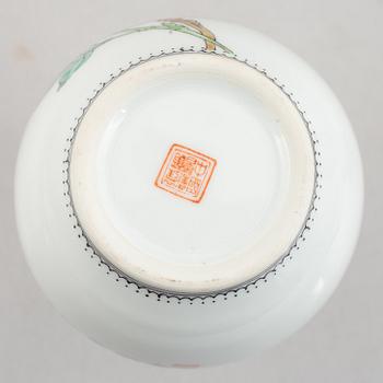 A pair of Chinese porcelain vases, 20th Century.