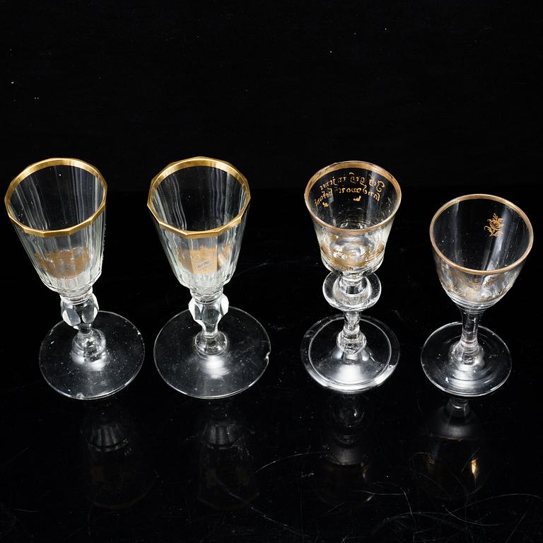 GLAS, fyra stycken, olika. Tidigt 1800-tal.