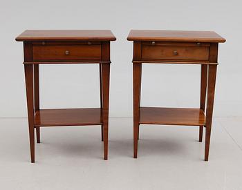 SÄNGBORD, 1 par, Richelieu, Frankrike, 1900-talets andra hälft.