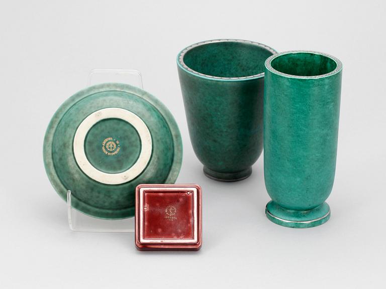 VASER, 2 st samt SKÅLAR, 2 st, stengods. "Argenta", Wilhelm Kåge, Gustavsberg.