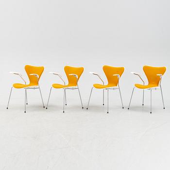 Arne Jacobsen, karmstolar, 4 st, "Sjuan", Fritz Hansen, Danmark, daterade 2001.