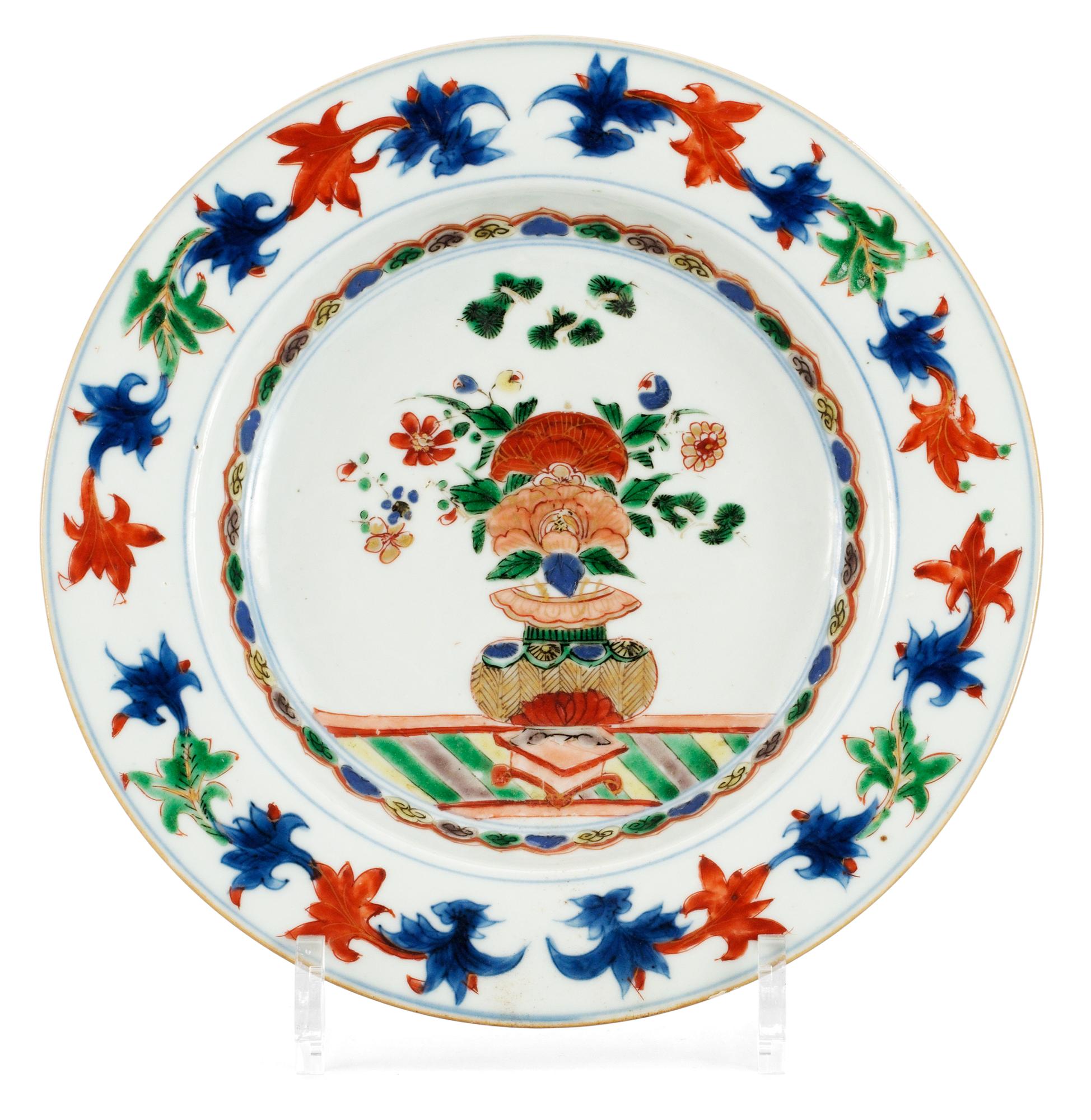 A famille verte dish, Qing dynasty, Kangxi (1662-1722).