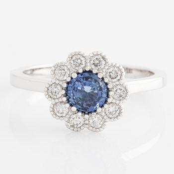 Ring with sapphire and brilliant-cut diamonds.