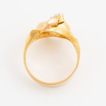 Björn Weckström, ring, 18K guld med åttkantslipade diamanter, Finland 1979. För Lapponia.
