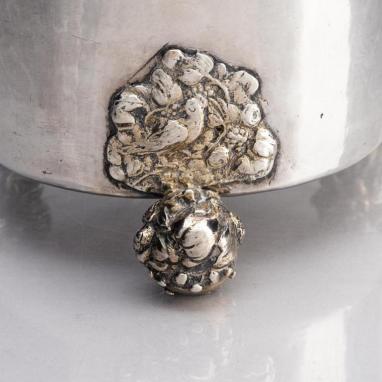 A Swedish 17th century Baroque parcel-gilt silver tankard, mark of Friedrich Richter, Stockholm (active 1668-1700).