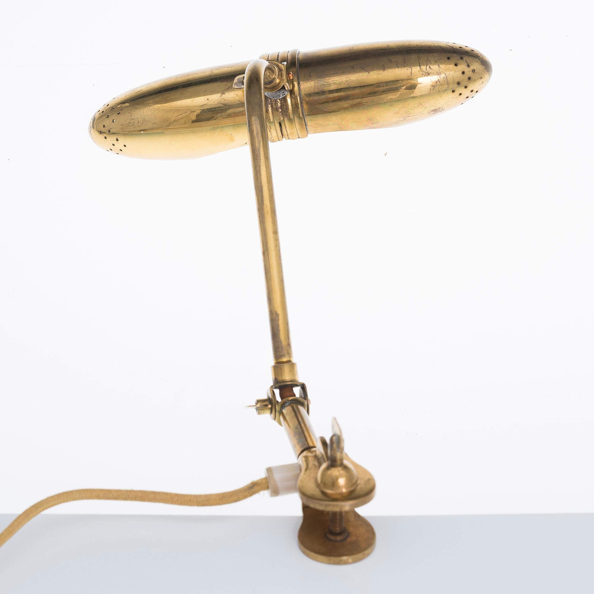 MAURI ALMARI, a mid-20th century desk light for Idman.
