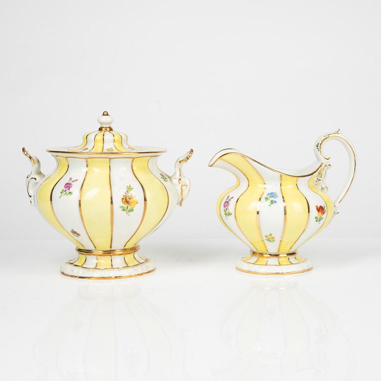 A 14-piece Meissen porcelain Tea set, Germany, 20th century.